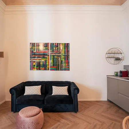Baroque Design In Historical Center Appartement